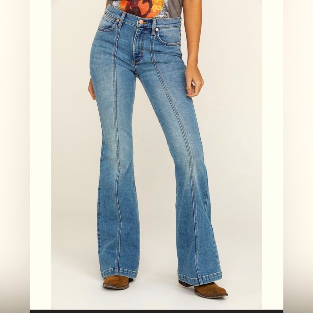 Wrangler “Seamed Boot” Jeans